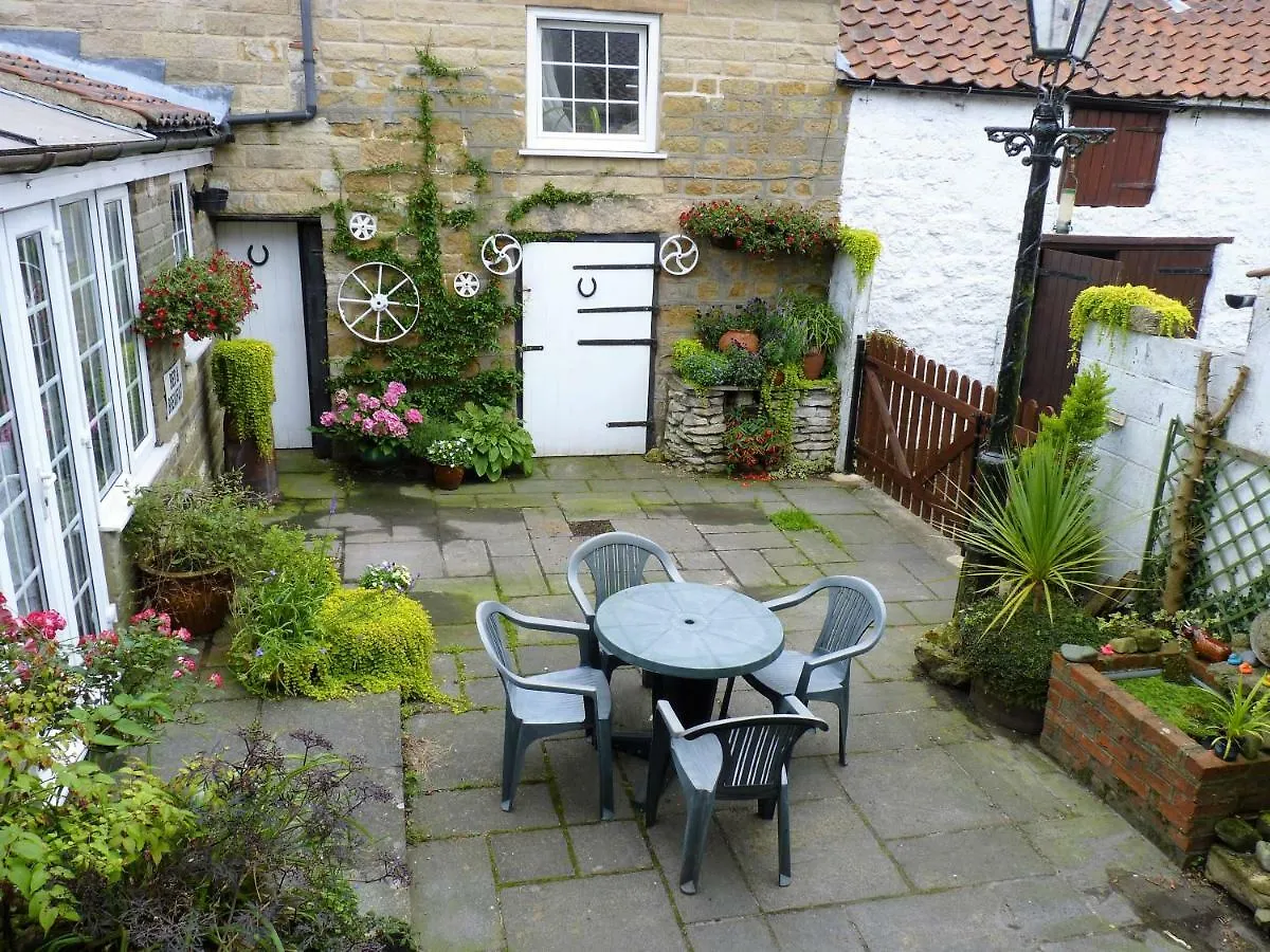 Swan Cottage Newton-on-Rawcliffe B&B